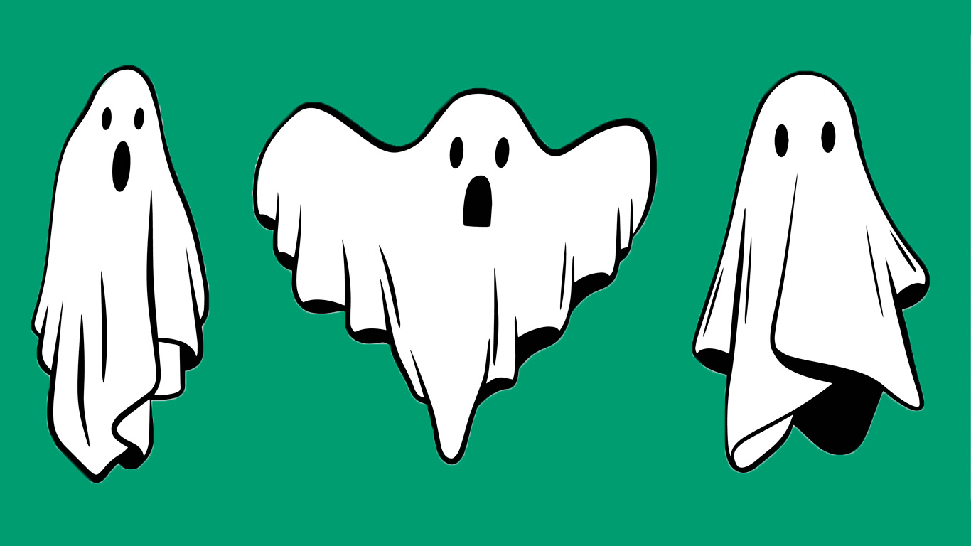 Fantasmas sobre fondo verde
